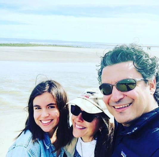 "[...] Y aunque tengan hijos, siempre hay espacio en nuestros corazones y hogares para estos niños hermosos que necesitan una familia como la tuya, amor y estabilidad", puntualizó la protagonista de la telenovela 'Niña amada mía".