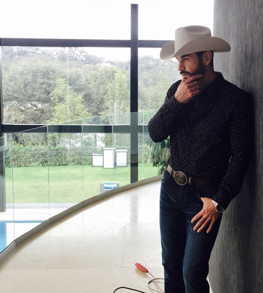Al parecer el actor descansará unos meses de esta barba, pero no será por mucho tiempo, pues ya se está preparando la segunda parte de '
<b><a href="http://www.univision.com/novelas/la-doble-vida-de-estela-carrillo">La doble vida de Estela Carrillo</a></b>', en donde de seguro su atractivo look volverá a acaparar miradas.