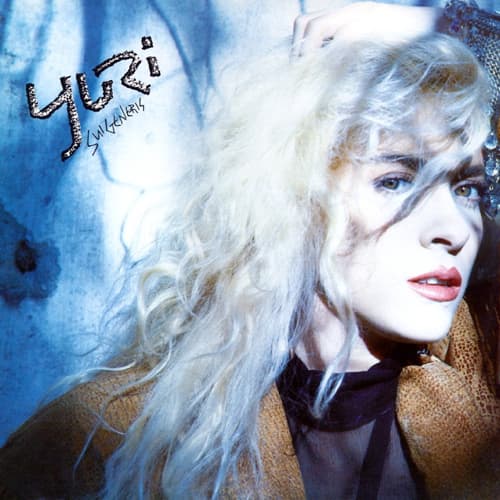 11. Yuri publica su álbum Sui géneris.