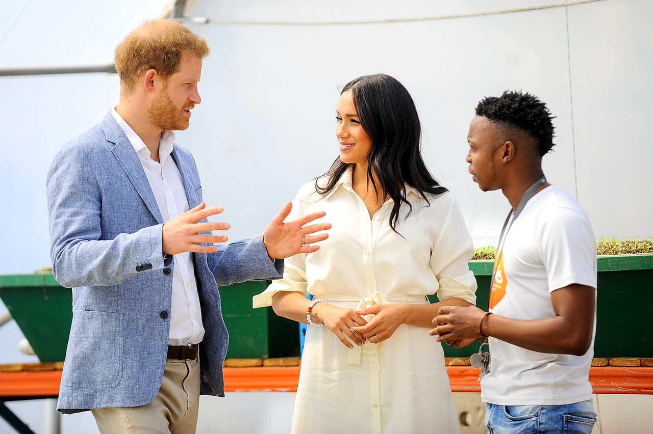 <b><a href="https://www.univision.com/famosos/una-vieja-ley-amenaza-con-separar-a-meghan-markle-y-el-principe-harry-de-su-hijo-archie-harrison-fotos" target="_blank">"Es una pena"</a></b>, dijo, "su grupo de amigos cercanos tendrá muchas otras oportunidades para unirse. Hay otros eventos próximos durante el resto del año".
<br>