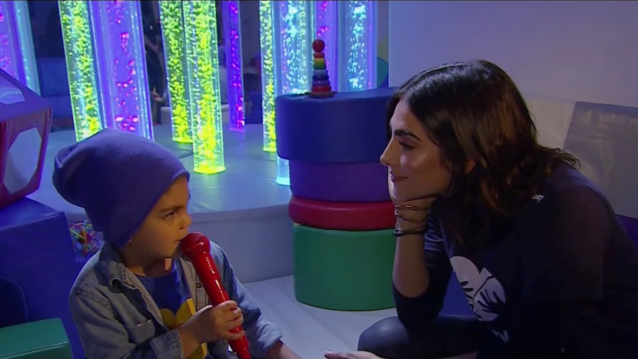 Días antes, su madre contó en su cuenta de Instagram que su pequeño hijo "nació escuchando hablar de la importancia de ayudar", por lo que este sábado puso todo el corazón en su presentación.