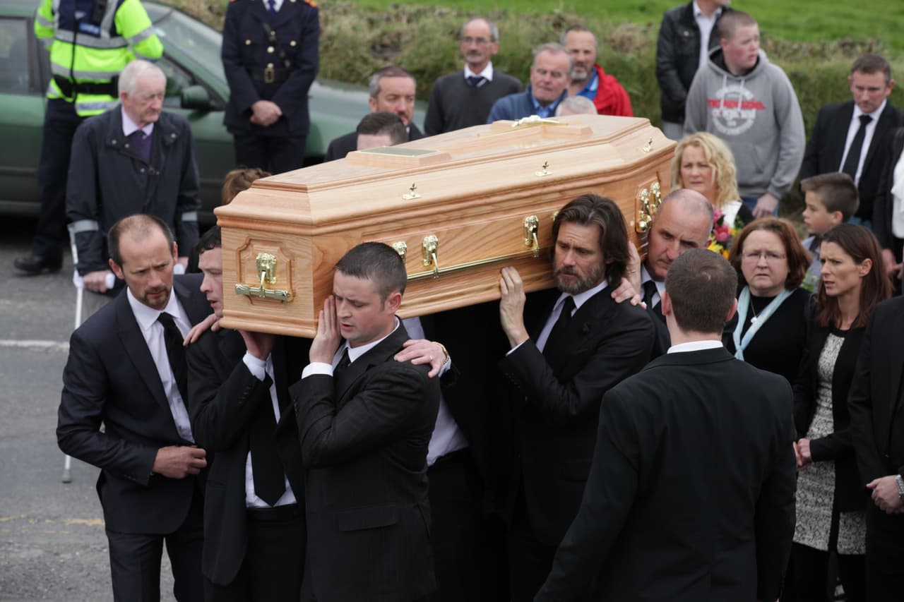 Jim Carrey en el funeral de Cathriona White