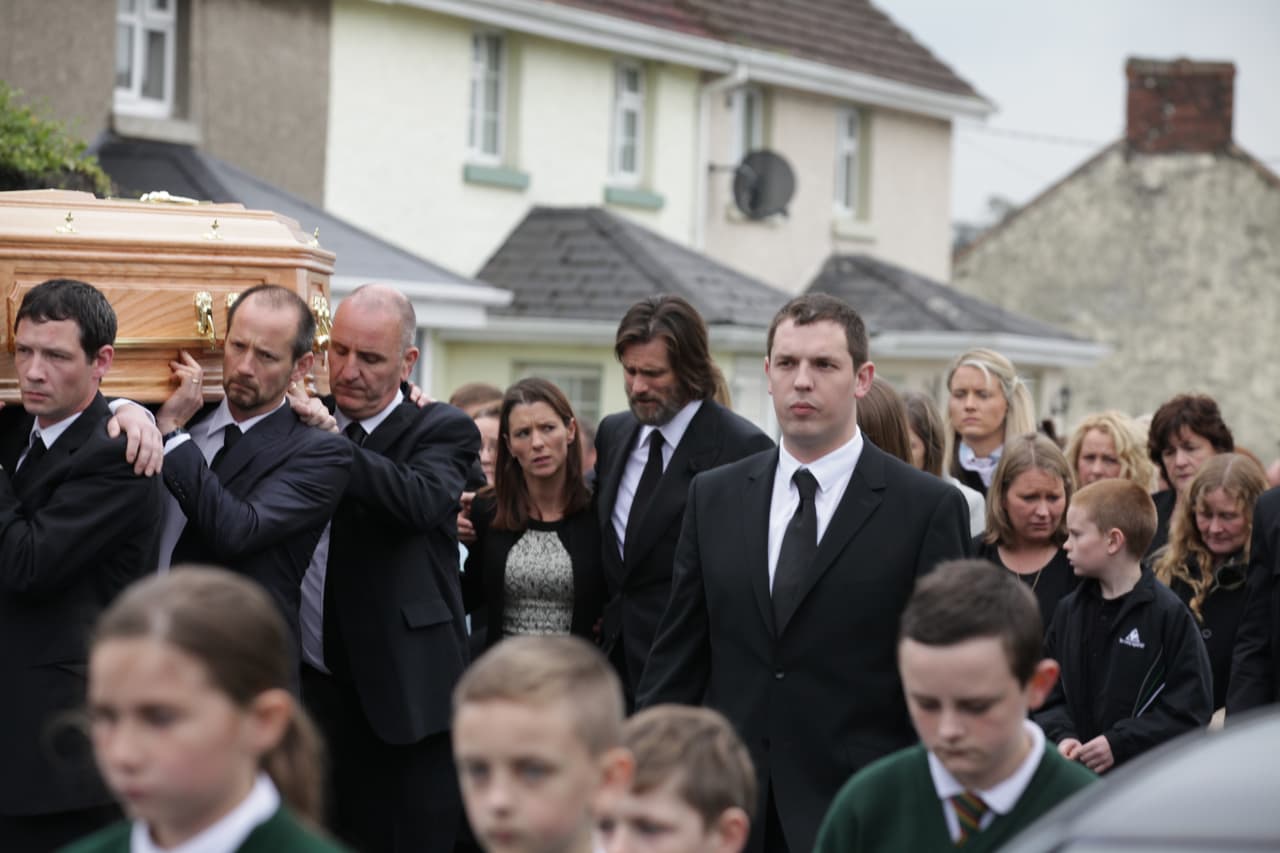 Centenares de personas formaron parte de la caravana.