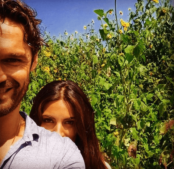 Al principio de su relación, ambos actores se mostraban con recelo al cuestionarles este tema, pero tras meses de relación, se han atrevido a mosrar su amor en todo su esplendor.