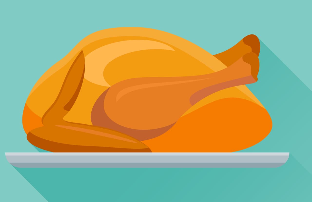 <b>Error 1: Descongelar el pavo a temperatura ambiente. </b>Tres son los métodos recomendados por las autoridades sanitarias de EEUU para descongelar el pavo de forma segura y el dejarlo afuera sobre el tope de la cocina no está entre ellos. La razón: propicia la multiplicación de bacterias. Los Centros para el Control y Prevención de Enfermedades (CDC por sus siglas en inglés) advierten que los gérmenes pueden crecer rápidamente en la 'zona de peligro' entre 40°F y 140°F, que alcanza el pavo tras estar más de dos horas a temperatura ambiente. 
<br>
<br>En vez de eso, déjalo en la nevera durante 24 horas por cada 4 o 5 libras de peso (un pavo de 4 a 12 libras tomará de 1 a 3 días con esta técnica). Si estás corto de tiempo, usa el microondas o remójalo en agua fría (30 minutos por cada libra de peso) y cocínalo de inmediato apenas se descongele. 
<br>
<br>Un dato importante: una vez descongelado el pavo, no puedes volver a congelarlo sin antes cocinarlo.