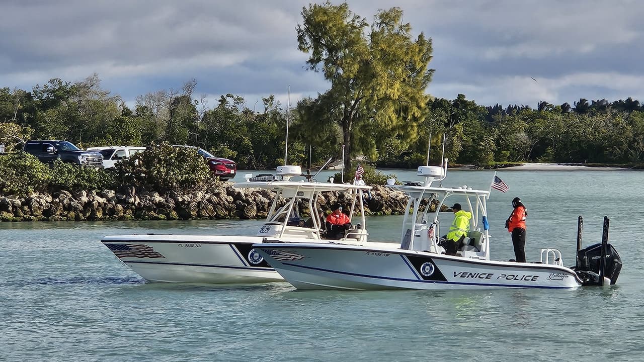 Cuatro navegantes hispanos desaparecen en el mar de Venice, autoridades los buscan
