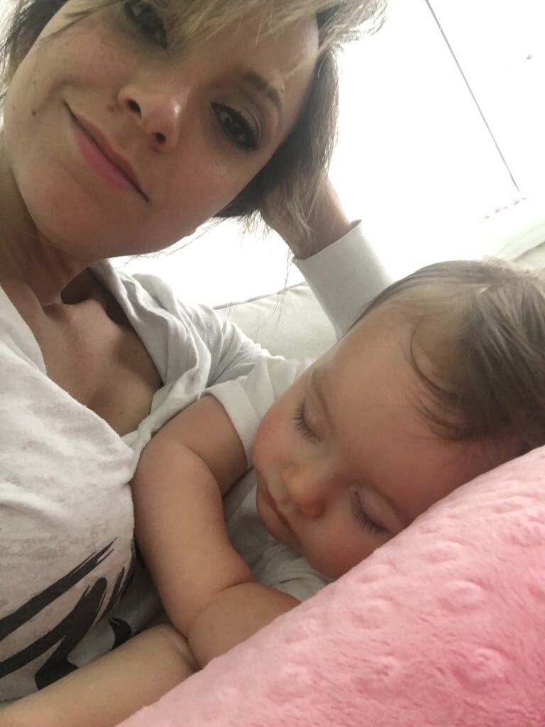 También le tocó experimentar los celos entre hermanos, pero lo resolvió con amor.