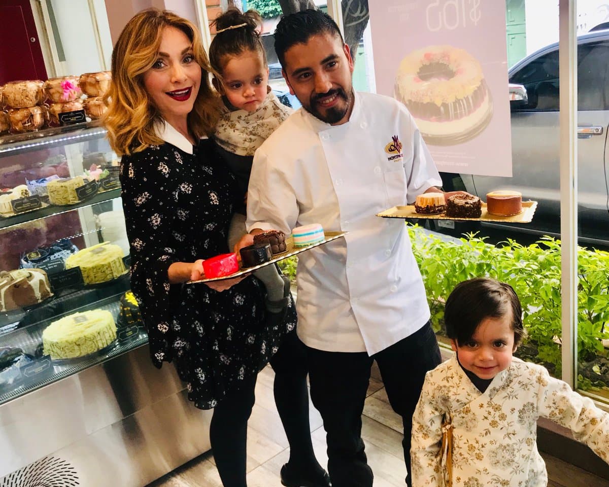 “Estoy muy contento con la vida, con Dios, por permitirme estar vivo para verles, para reflejarme en ellos. Me recuerdan muchas cosas de mi infancia. Digo, ‘yo hacía eso, yo también decía eso, yo jugaba así’. Son regalos de la vida y hay que ser agradecido”, afirmó.
<br>