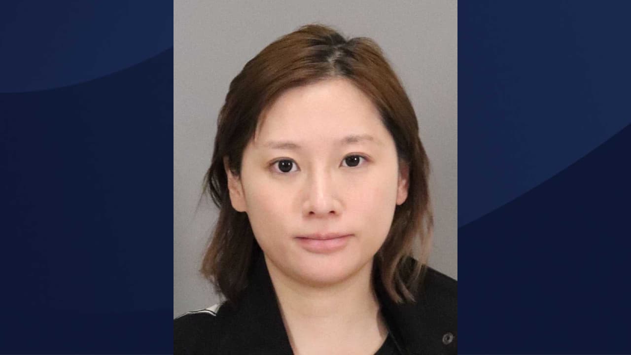 <b>Yuqi Yan:</b> El 4 de abril de 2023, se informó de la muerte sospechosa de un niño de dos meses en un hospital local. Se determinó que el niño murió como resultado de abusos crónicos por parte de su madre, Yuqi Yan. Se cree que Yan ha huido del país y se encuentra en China continental. Hay una orden de arresto en su contra por asesinato.