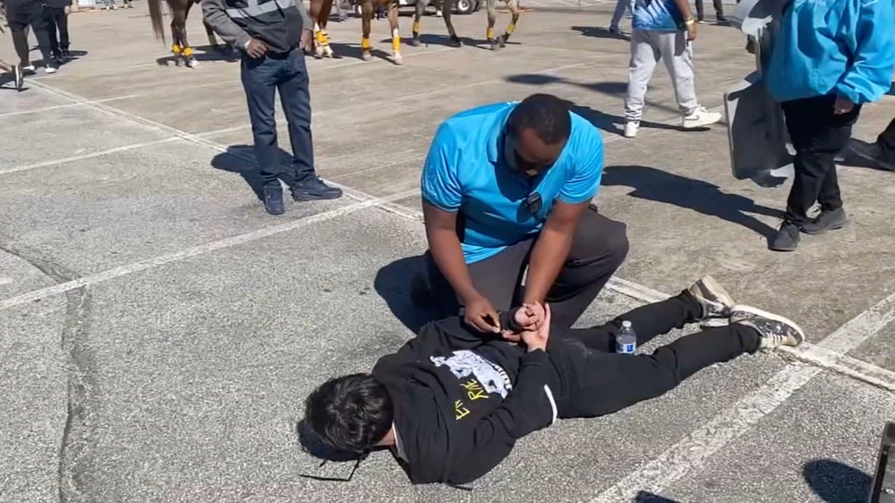 “Planeamos responsabilizar a todos los que participaron en este festival por las horribles y traumáticas lesiones que sufrió este niño indefenso”, agregó el abogado, Alex Hilliard.