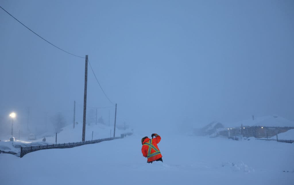 NV Energy también informó que alrededor de 1.000 hogares y empresas todavía estaban sin electricidad.