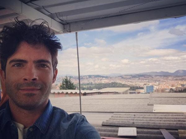 Por su parte,
<b> <a href="https://www.univision.com/programas/novelas/soraya-y-nandito-se-reencontraron-asi-se-ve-el-elenco-de-maria-la-del-barrio-ahora-fotos">Osvaldo Benavides</a> siempre ha sido muy discreto</b> en su vida personal, y poco se sabe sobre ella. Hace algunos años mantuvo una relación con una mujer llamada Tatiana, con quien tuvo a su hija en junio del 2012.