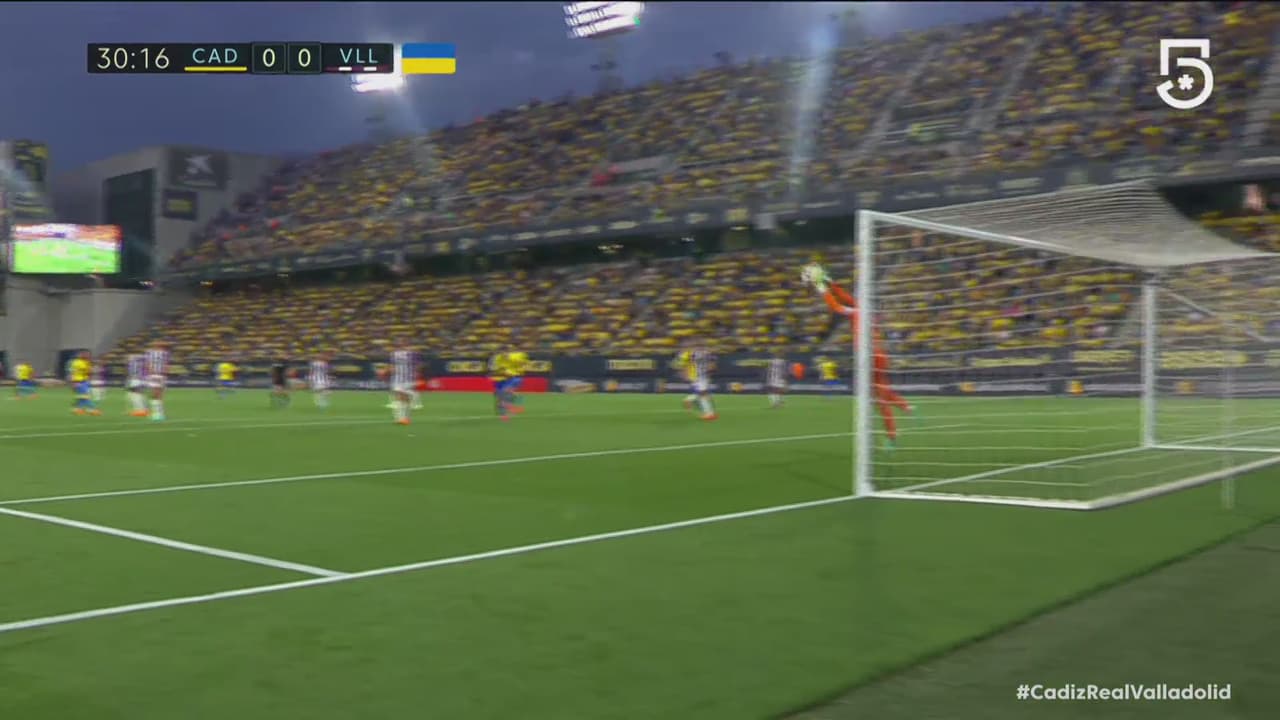 ¡Prueba fusil! Escalante prueba desde lejos y Masip apaga el peligro