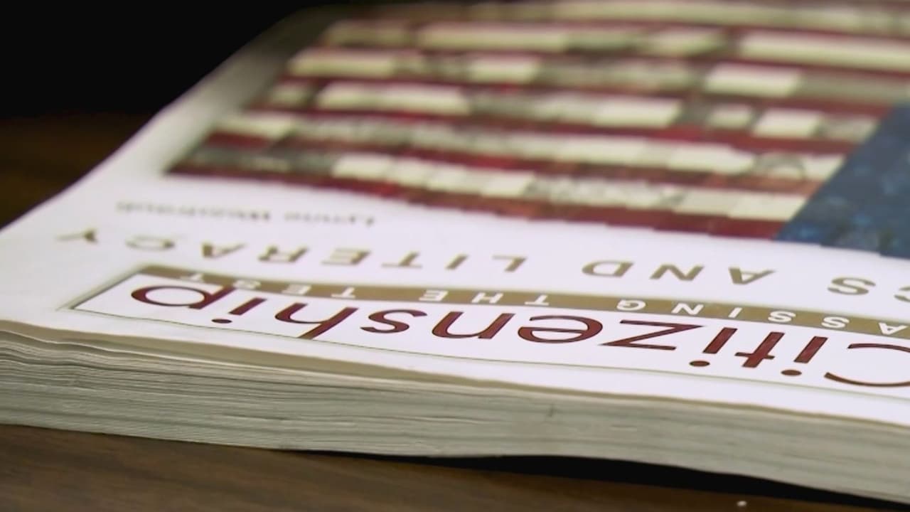 Gobierno de Trump redobla esfuerzos para revocar la ciudadanía a personas naturalizadas