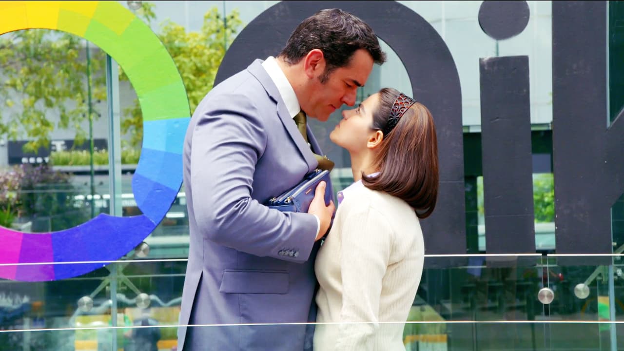 Le dejaste en claro que serás capaz de delatarlo si no te devuelve tu trabajo.