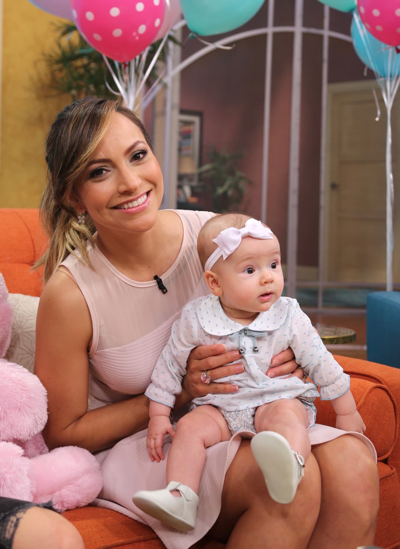 Alana recién cumplió 4 meses y nos encanta ver lo mucho que ha crecido.