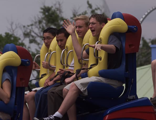 Las montañas rusas serán en la oscuridad y con una temática inquietante de Halloween.