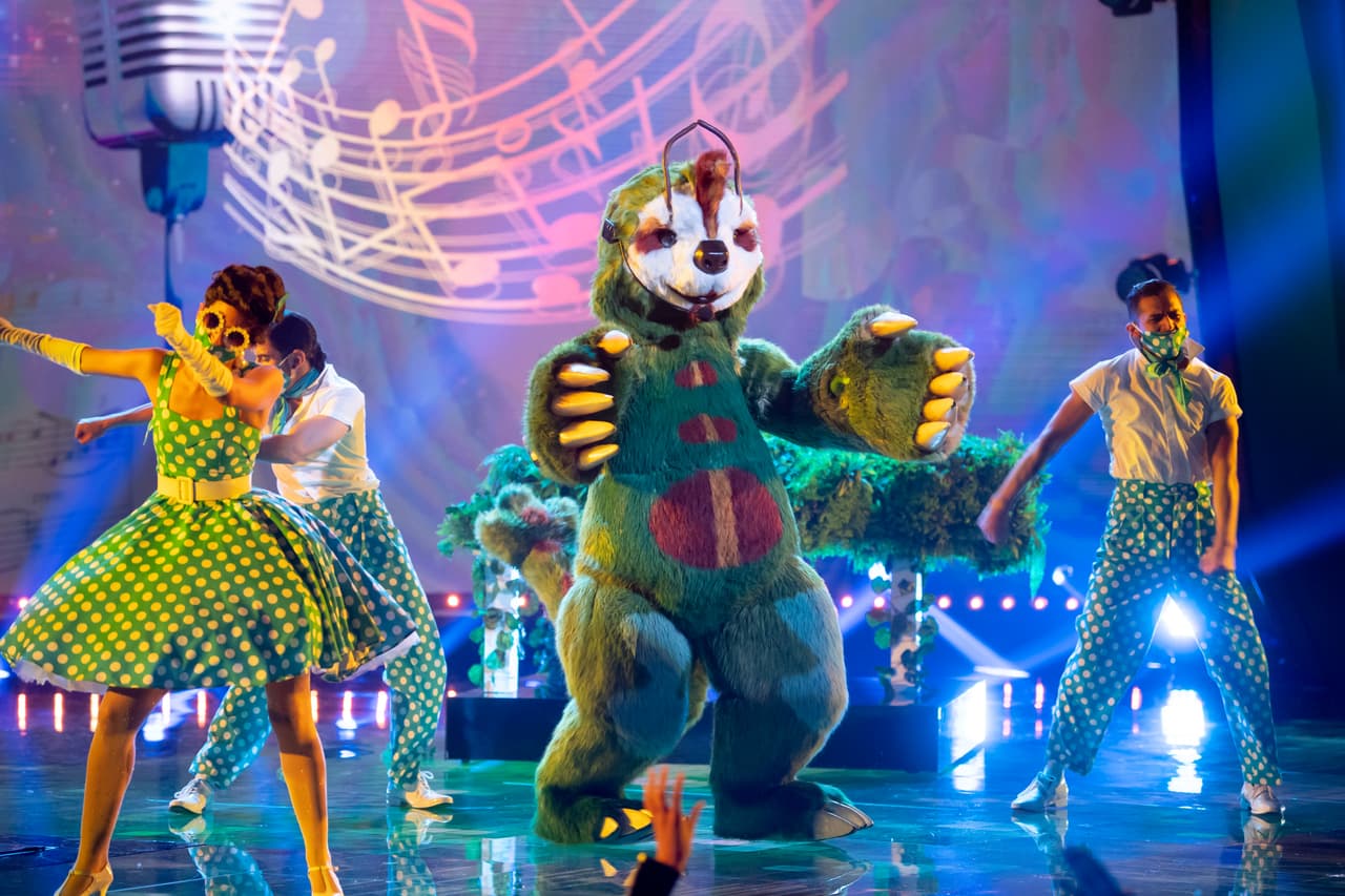 Ya en el escenario se quitó la pereza con el tema ‘Tutti Frutti’, un rock and roll muy animado.