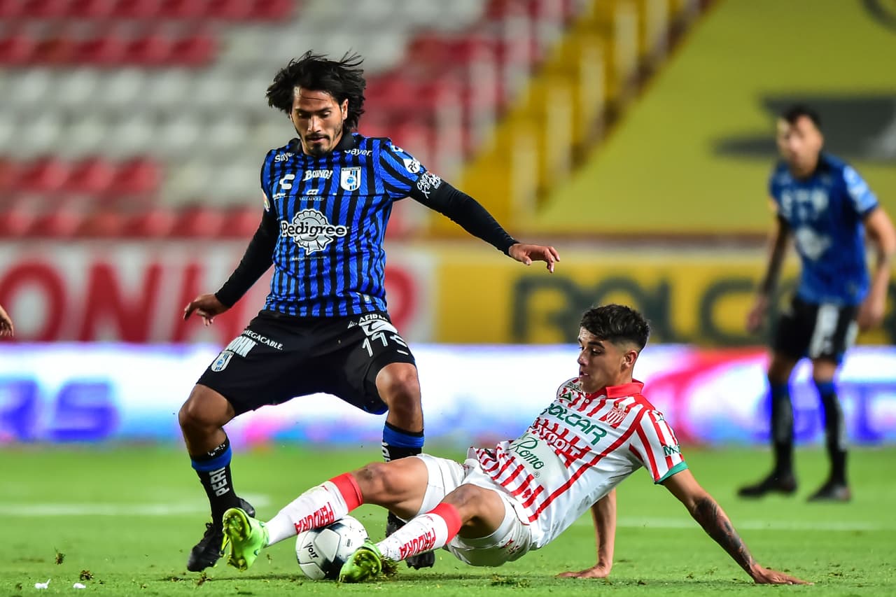 Con un solitario gol de Heriberto Jurado, Necaxa volvió a la senda de la victoria al vencer a Gallos Blancos en un partido con muchos tintes de llamados por la paz tras los acontecimientos violentos en Querétaro.