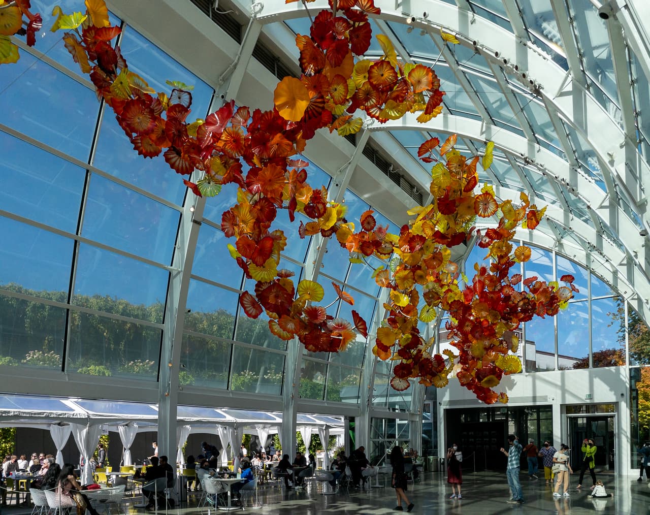 <h3 class="cms-H3-H3">Chihuly Garden and Glass, Seattle, Washington</h3>
<br>
<br>Más de 8,000 visitantes han mencionado en Trip Advisor la belleza de la exposición permanente del Chihuly Garden and Glass en el estado de Washington. La exposición incluye ocho galerías, el invernadero central y un exuberante jardín, según su sitio web.