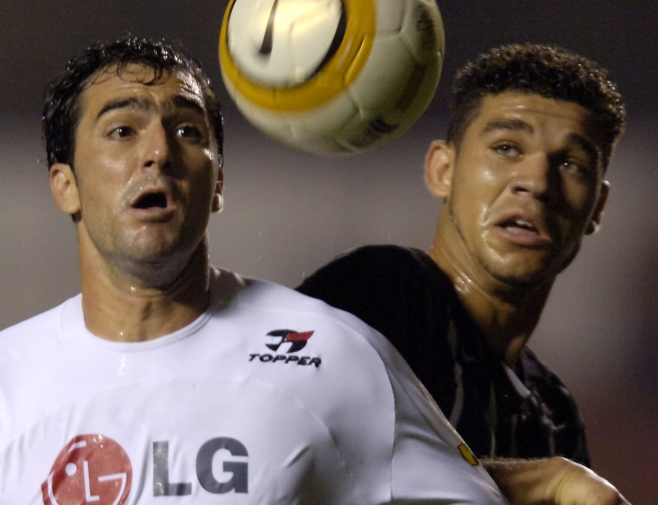 La participación del juez en ese arreglo le favoreció a varios equipos de la Primera División del fútbol brasileño en 2005 a cambio de grandes sumas de dinero.