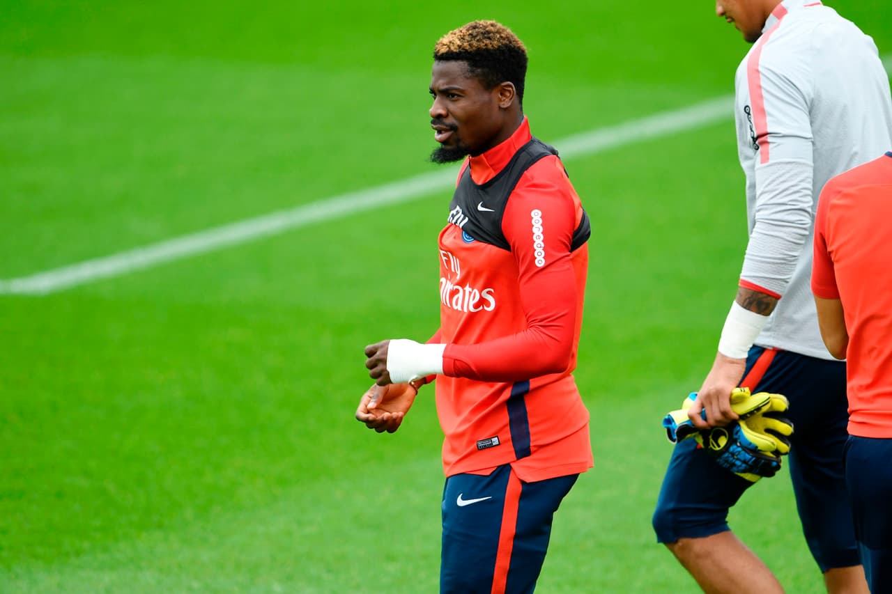Serge Aurier es uno de los jugadores del PSG al que le siguen buscando equipo, tras la salida de Matuidi. Las negociaciones van con el Tottenham.