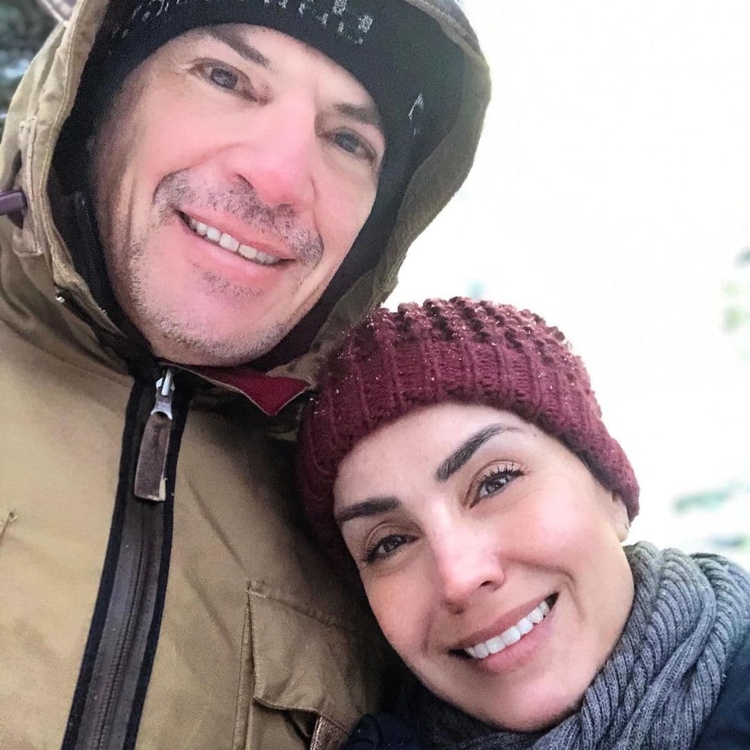 La histrión, que es la orgullosa madre de 
<b>Luis</b> 
<b>Manuel</b>, mantiene una relación con el empresario 
<b>José Gómez Baez</b>, a quien le dedica conmovedores mensajes en su perfil social.