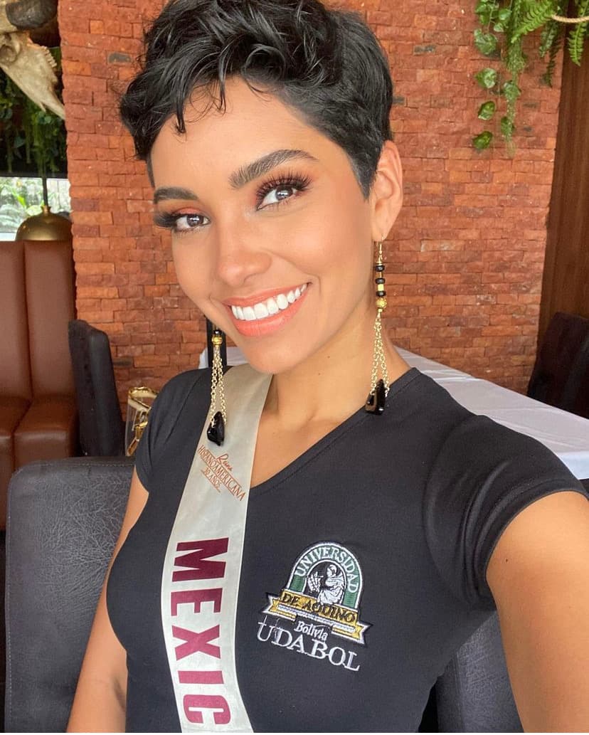 <b>Andrea Bazarte</b> es una orgullosa mexicana de 29 años, con piel bronceada, ojos cafés y bella sonrisa.