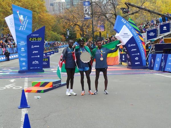 Kenianos logran triunfar en el maratón de NY
