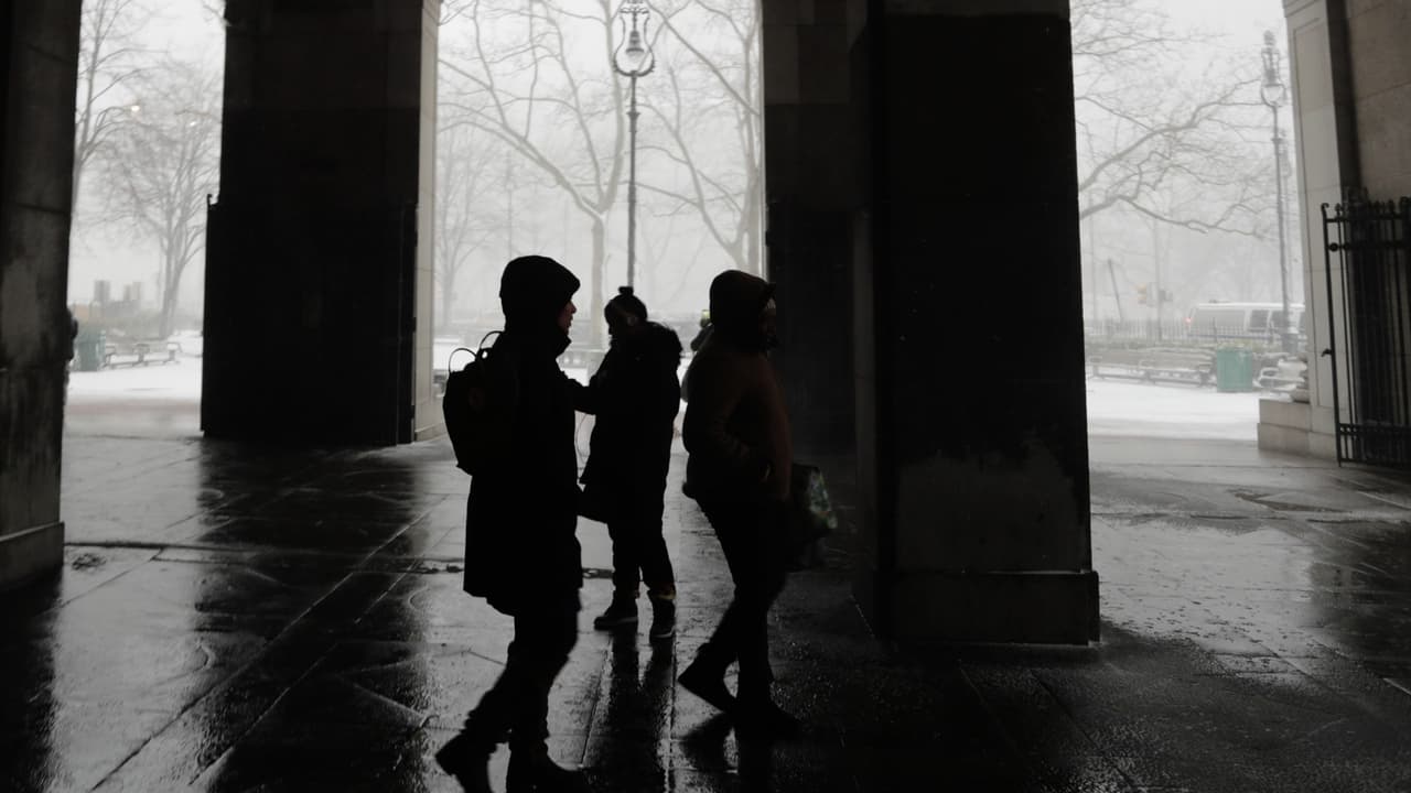 Las niñas sufren de ciberacoso tres veces más que los niños, según un nuevo reporte