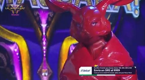 Durante dicha transmisión, Spanic participó en una dinámica similar a la del reality show ‘¿Quién es la máscara?’. 
<br>