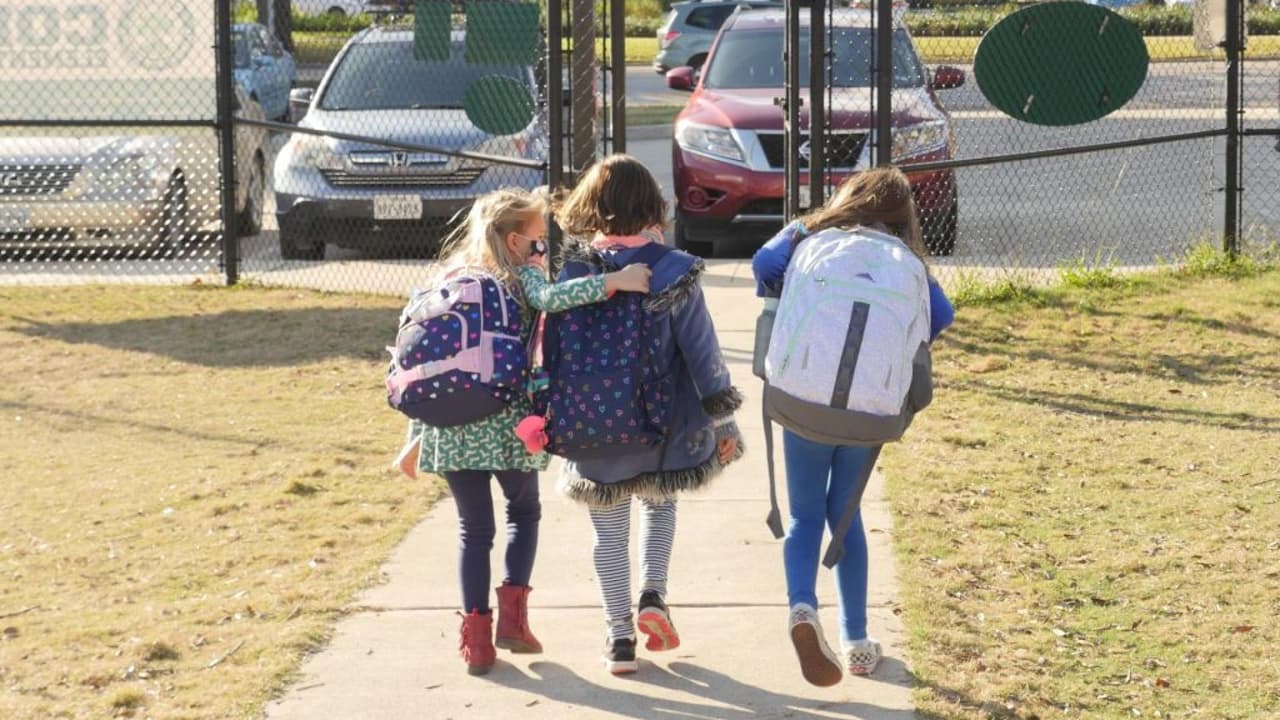 Estos son los requisitos para que tu hijo pueda regresar a clases luego de tener coronavirus 