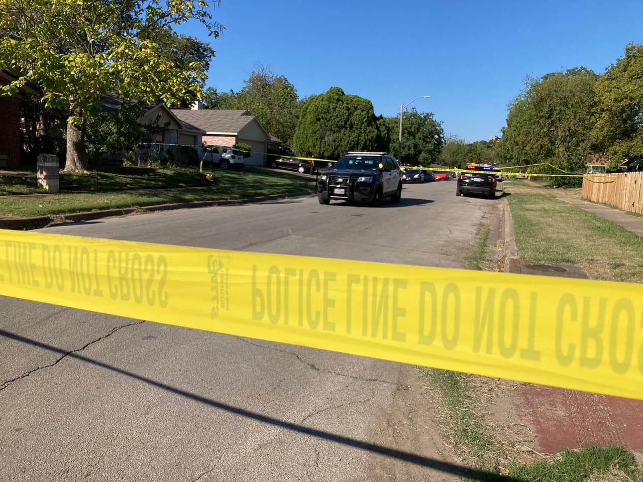 Autoridades en Fort Worth investigan un posible asesinato-suicidio en el sur de la ciudad