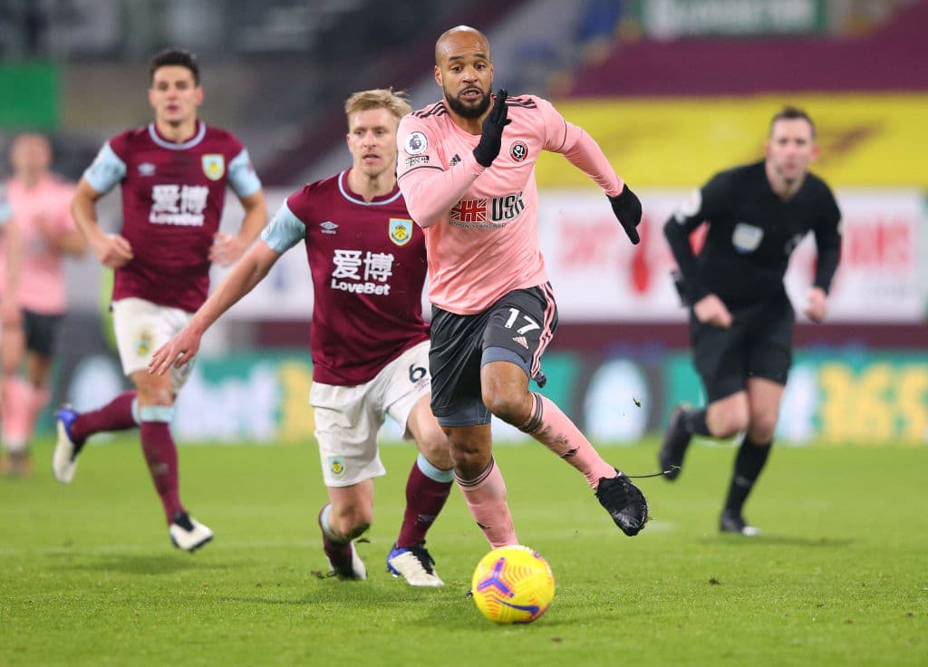 Burnley logró sacar apretada victoria como local ante el Sheffield United 1-0. El único gol del encuentro corrió a cargo de Ben Mee.