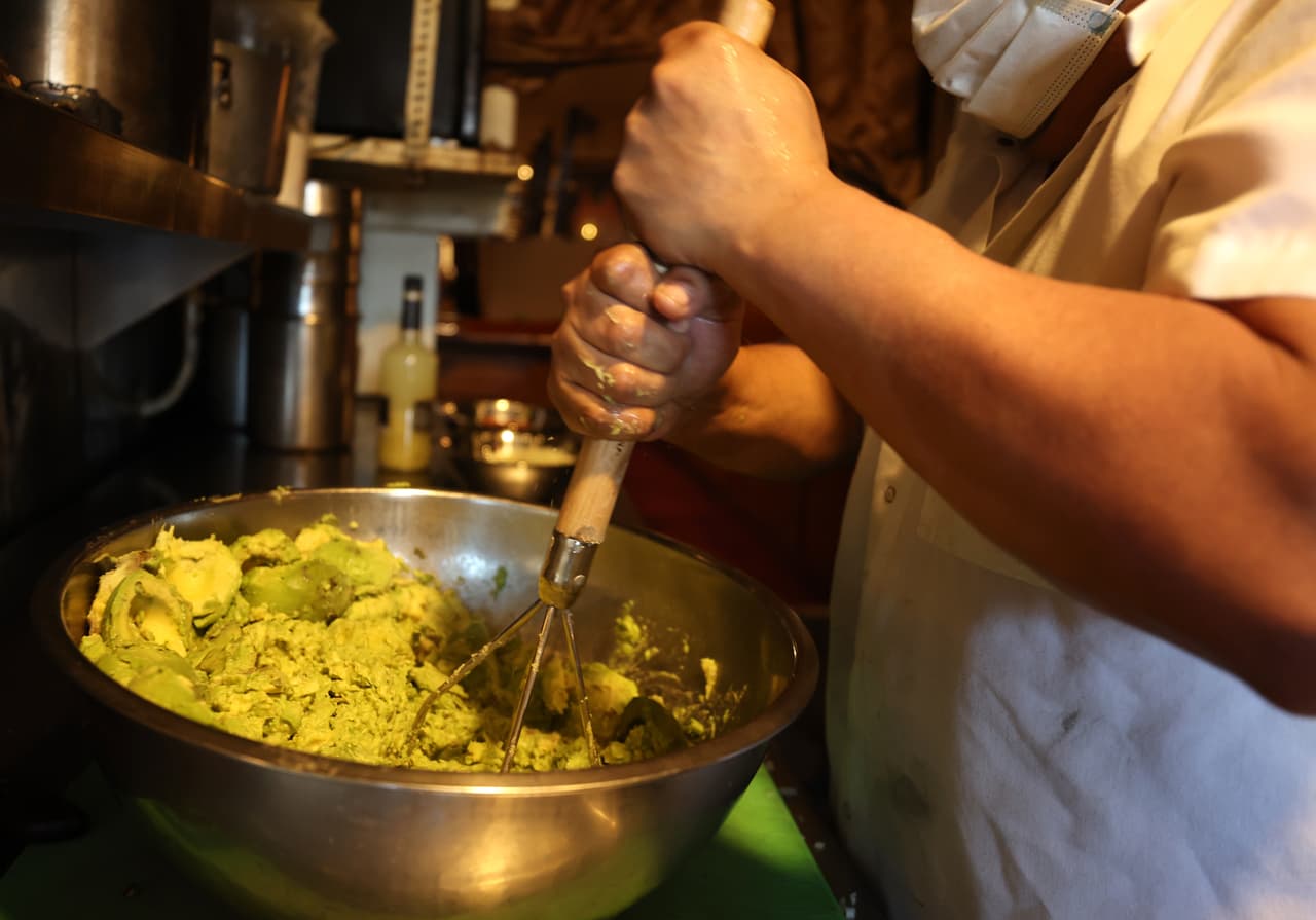 Es por ello que restaurantes del área de San Francisco ya se preparan para preparar el guacamole para este domingo.