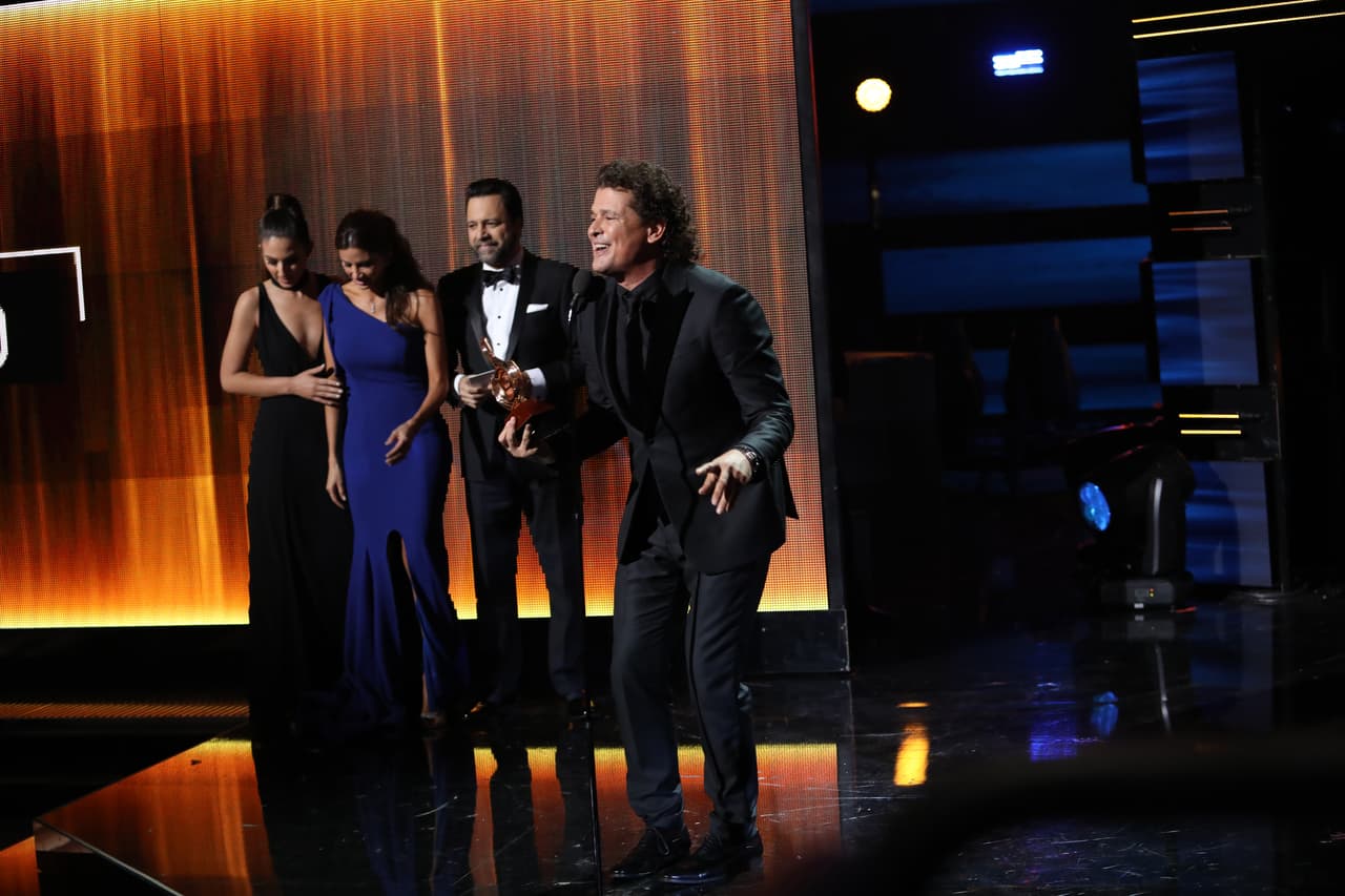 Carlos Vives dedicó uno de sus premios a Shakira