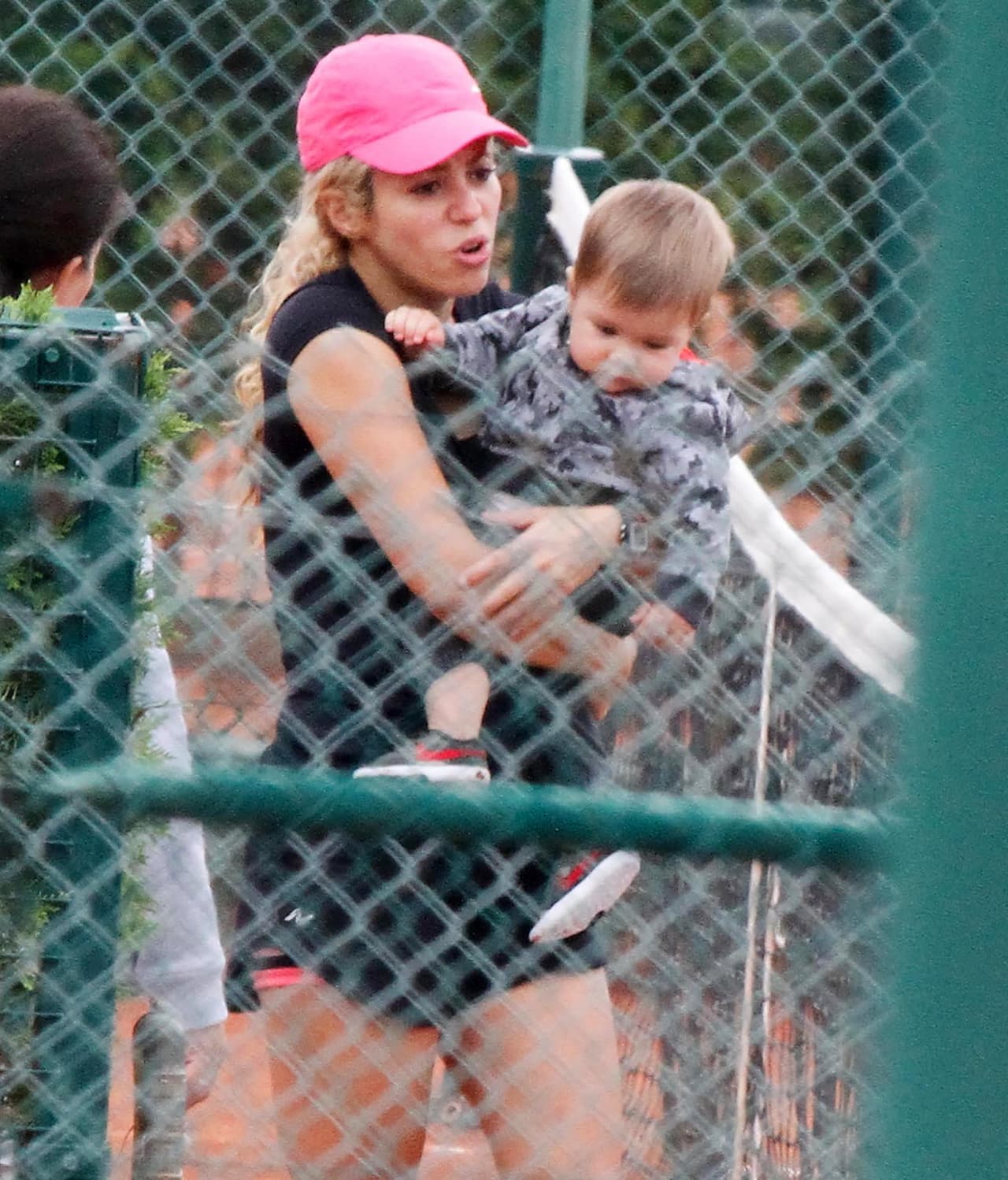 La colombiana presumió mucha pierna.