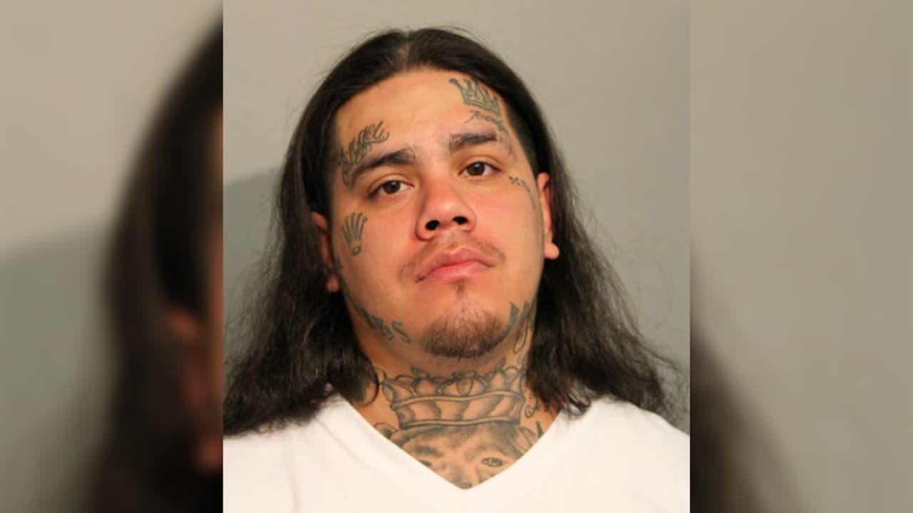 Dan 14 años de sentencia a miembro de pandilla por disparar a policías en Rogers Park