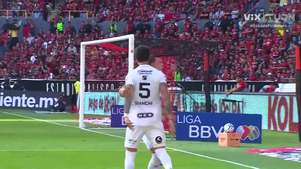 ¡Se abre el marcador! Homenchenko vence a Camilo Vargas desde los once pasos