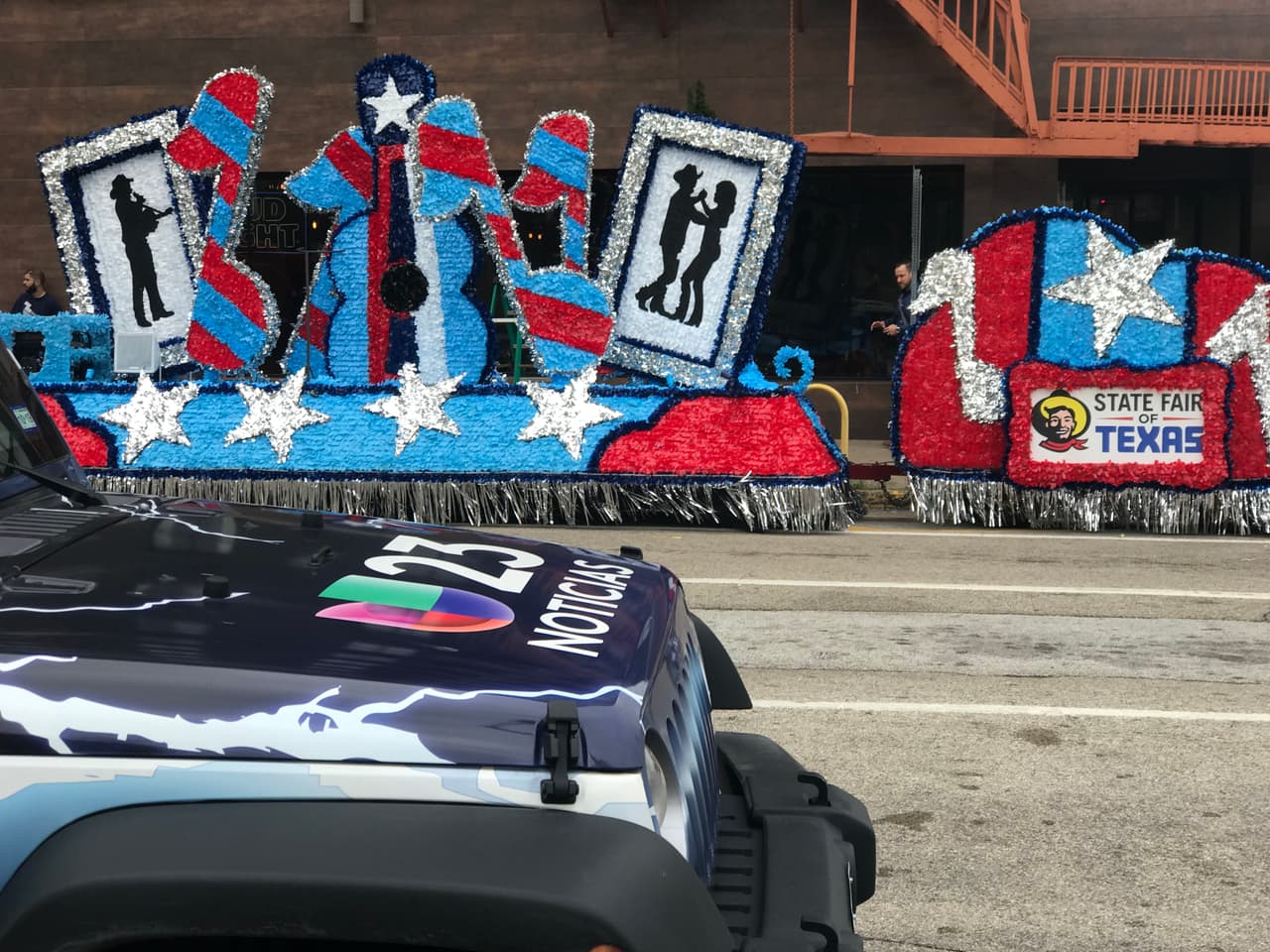 El equipo de Noticias 23 estuvo muy presente en la apertura de esta feria estatal, llevándoles todos los detalles de su primer día.