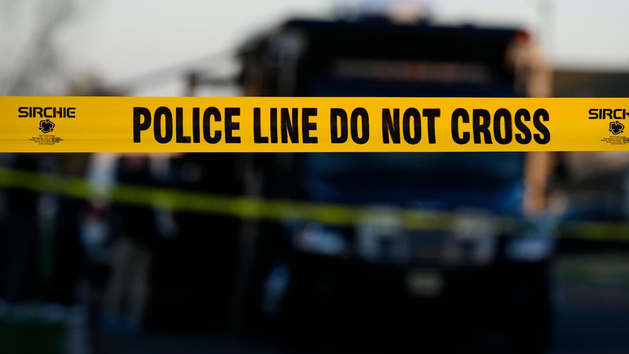 Acusan a adolescente de 14 años de matar a su mamá, a otra mujer y presumirlo en línea