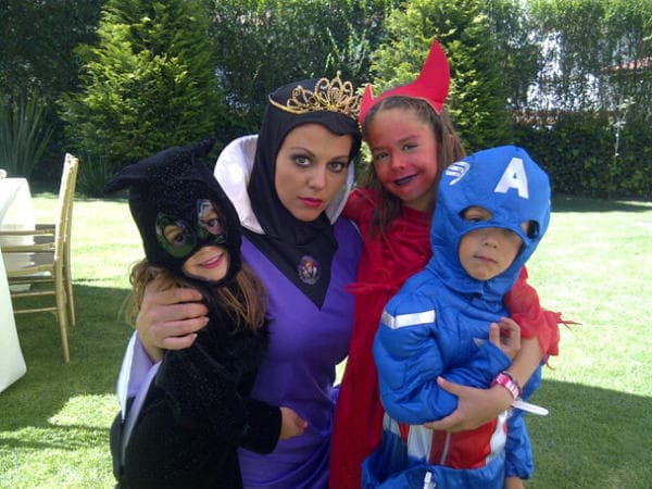 Hace poco la vimos en 'La Piloto' en una pequeña aparición, pero el papel que ha desempeñado en los últimos años ha sido el de madre, 
<b>Adriana</b> cuenta con tres pequeños hijos que ocupan todo su tiempo.