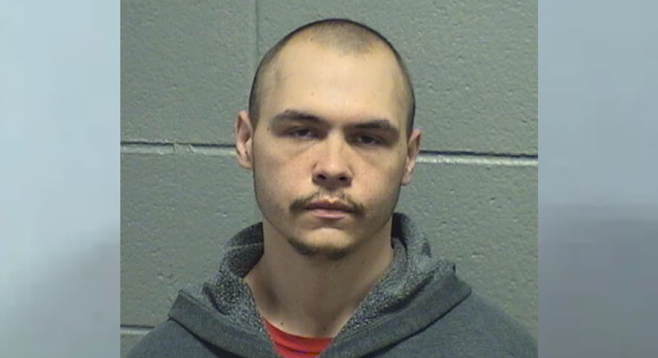 Sujeto es acusado de robar a mujer embarazada fuera de lavandería en Chicago