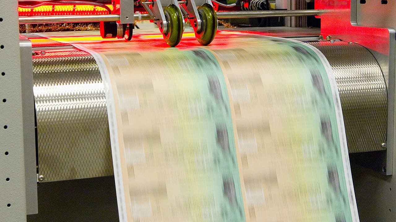 <b>En video | </b>Univision Noticias creó una herramienta digital en la cual el interesado debe responder algunas preguntas y con base a las respuestas se realiza un cálculo de cuánto podría ser el monto del cheque a recibir. 
<a href="https://www.univision.com/noticias/dinero/tercer-cheque-de-estimulo-economico-por-el-coronavirus-calculadora">Ingresa aquí para hacer el cálculo de tu cheque.</a>