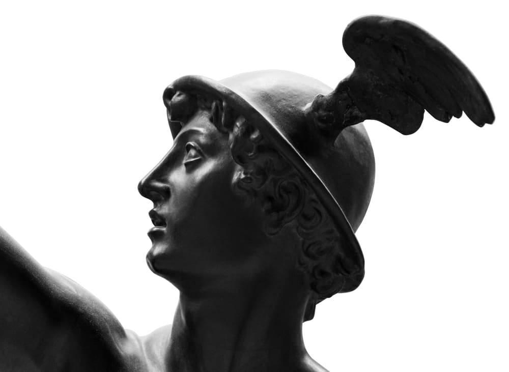 Mercurio es el planeta más cercano al Sol y mucho más pequeño que la Tierra. Es el famoso Hermes de los griegos en la mitología y como tal, Mercurio, para los romanos, se encargaba de la comunicación entre los hombres y los dioses.
<br>
<br>