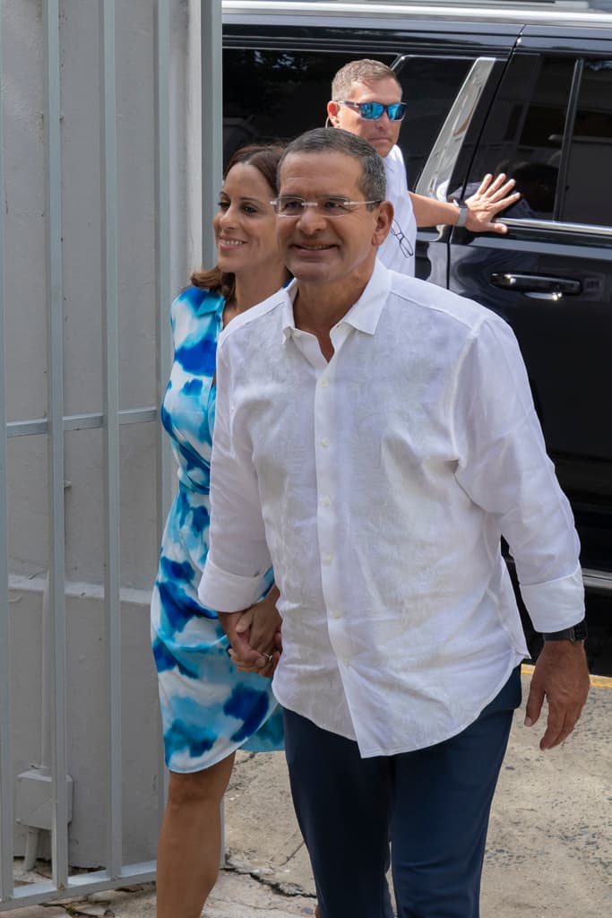 En seis meses y 30 días, aproximadamente, el gobernador 
<b><a href="https://www.univision.com/local/puerto-rico-wlii/elizabeth-torres-quiere-ver-a-pedro-pierluisi-preso-y-a-los-politicos-responsables-de-la-crisis-energetica-video" target="_blank">Pedro Pierluisi cesará sus funciones</a></b>. Hace unos meses le pidió matrimonio 
<b>a su novia, Fabiola Ansotegui</b>, lo que podría concretar con más tiempo libre.