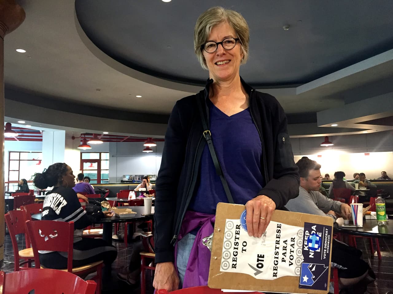 Amy Bell, voluntaria para la campaña de Hillary Clinton y los Demócratas de Pennsylvania.