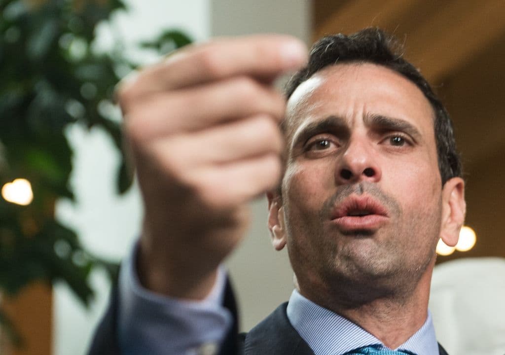 Líder opositor de Venezuela pide aplicar la Carta Democrática de la OEA y denuncia un golpe de Estado