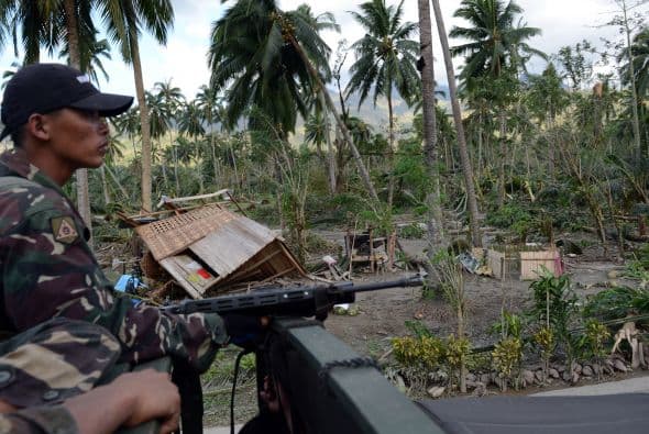 Para la llegada del tifón, el décimo sexto del año, el gobierno de Filipinas se había preparado con la reubicación de las personas en zonas de riesgo y la suspensión de las clases, sin embargo la fuerza del viento y las intensas lluvias superaron las previsiones.