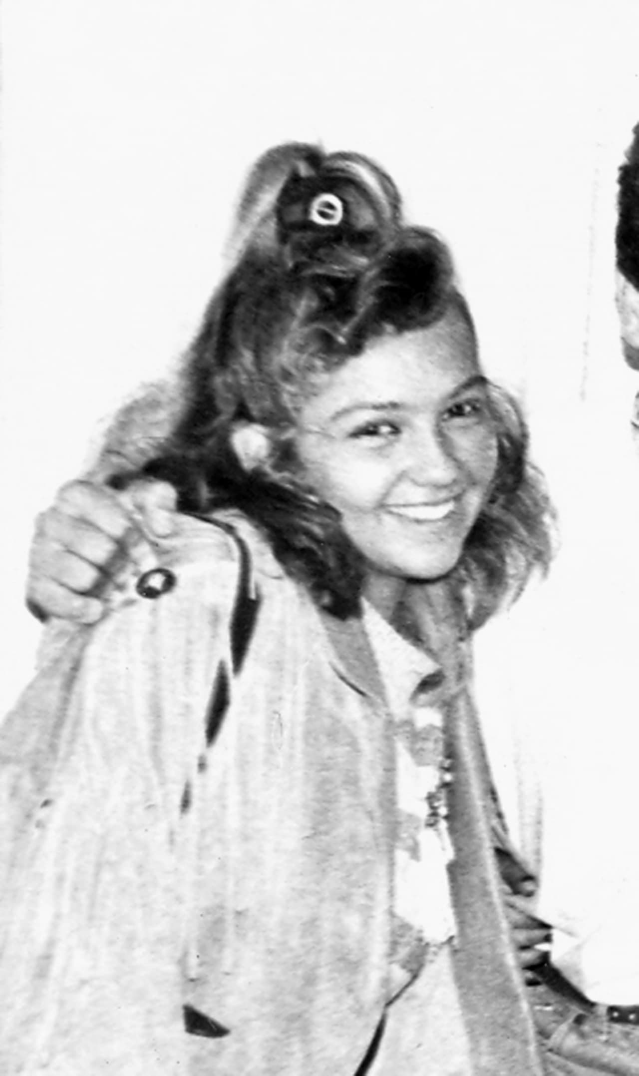 Ya más grande tenía todo el 'look' rebelde para empezar a cantar. En 1982 ya era la vocalista del grupo "Din Din".